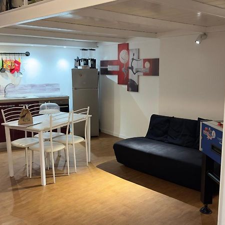 רומא Small Mezzanine Apartment Colosseo מראה חיצוני תמונה