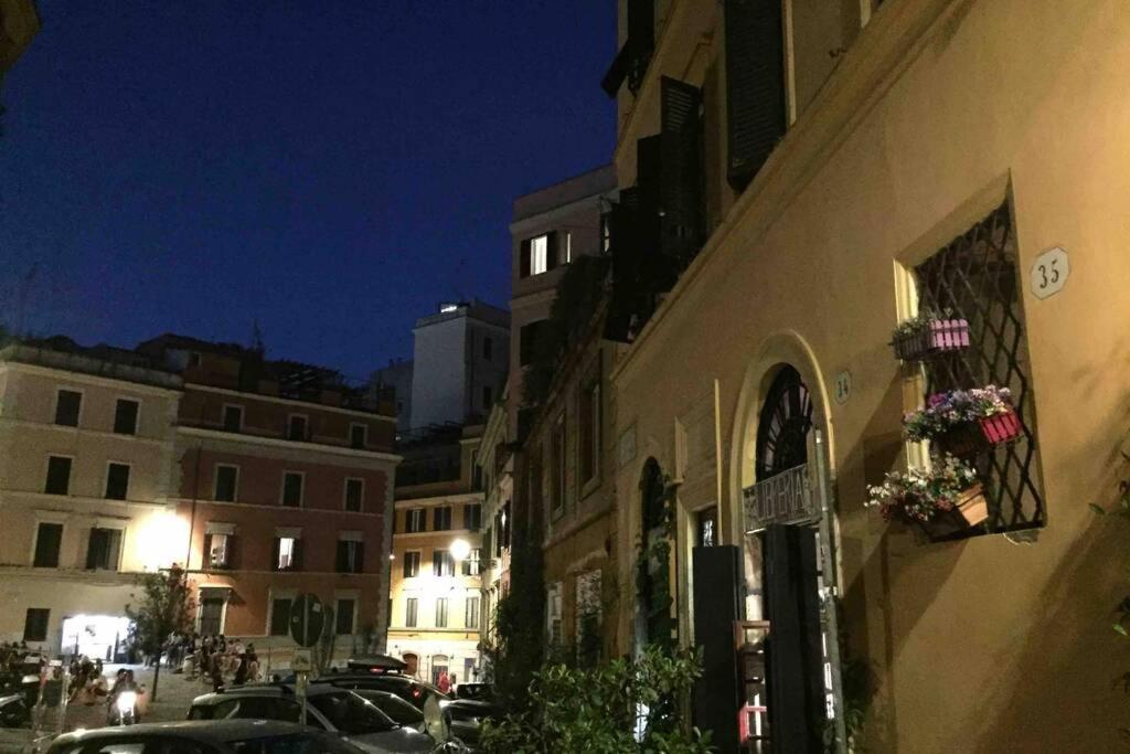 רומא Small Mezzanine Apartment Colosseo מראה חיצוני תמונה