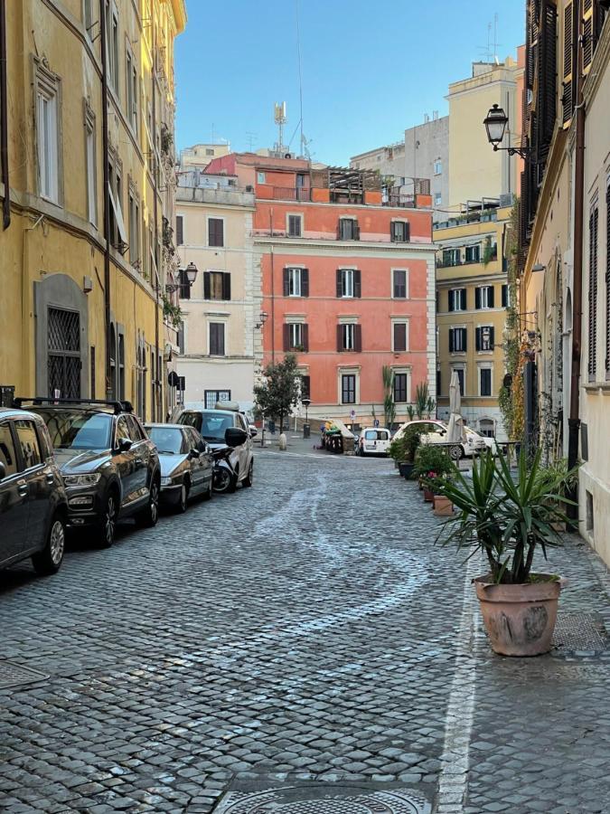 רומא Small Mezzanine Apartment Colosseo מראה חיצוני תמונה